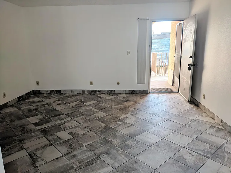 4550 Idaho St #7 — Photo 3