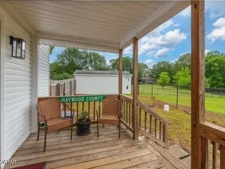 5425 State Route 225 — Photo 18