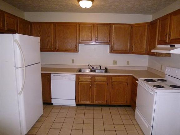 5th image of 1637 Country Walk Ct