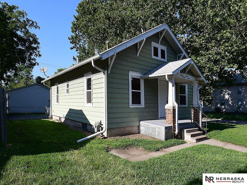 1st image of 4444 Greenwood St