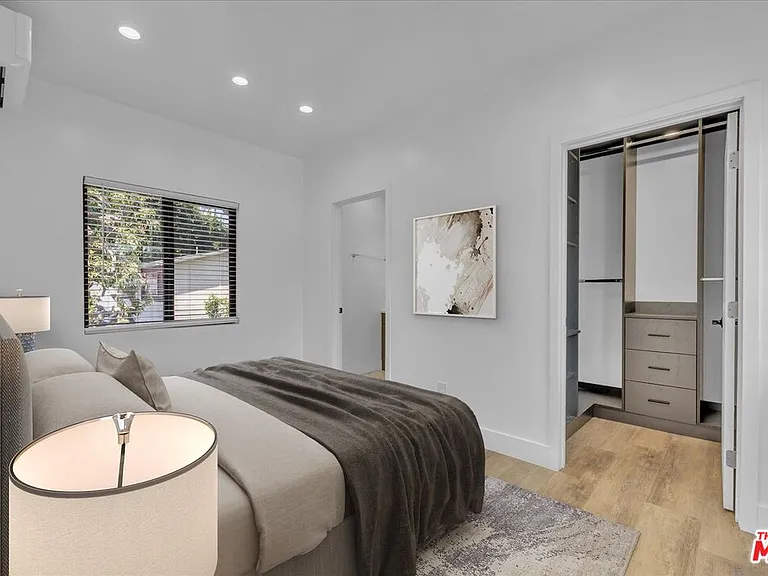 14121 Califa St — Photo 51