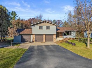 2121 Lovewood Dr, Wisconsin Rapids, WI 54494