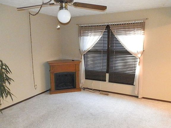 5th image of 5707 Somers Dr