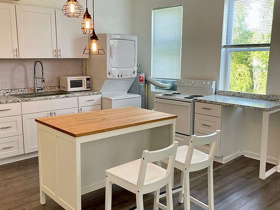 3rd image of 800 Granby St #B