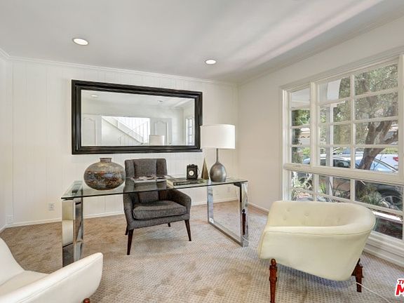 5th image of 2336 Banyan Dr