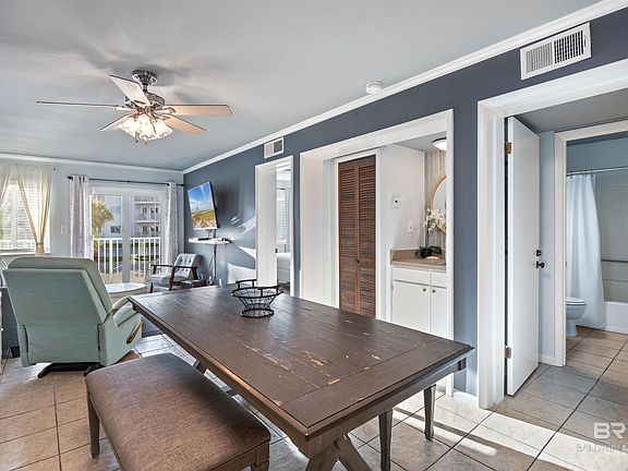 3rd image of 400 Plantation Rd #2124