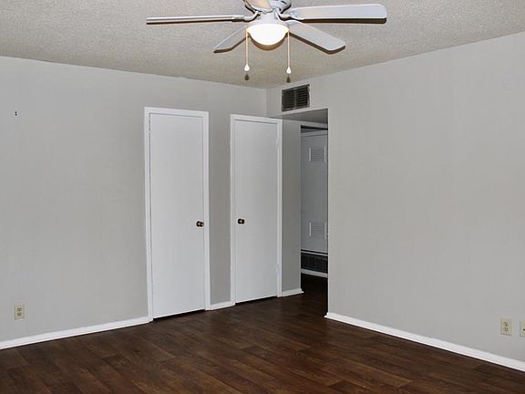 4th image of 2208 Dartmouth Dr