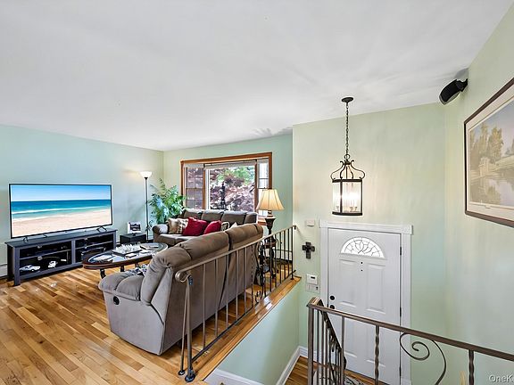 3rd image of 181 Emerson Avenue