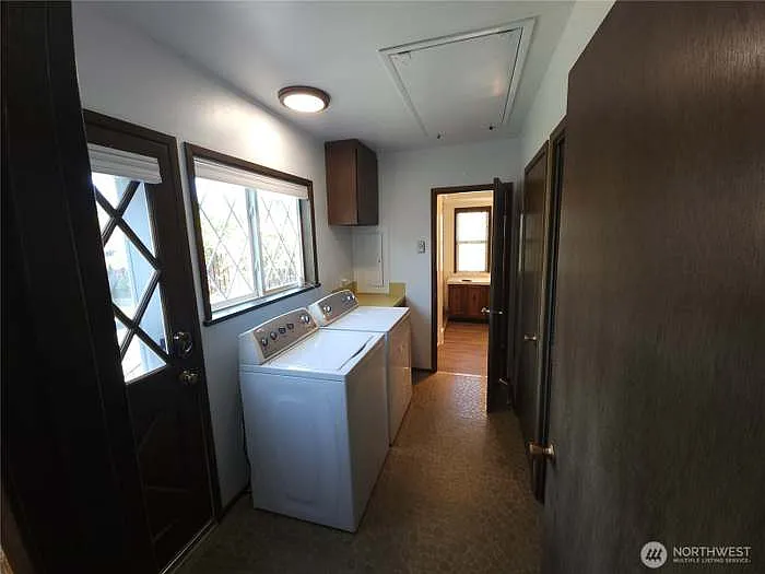 116 W 4th St — Photo 4