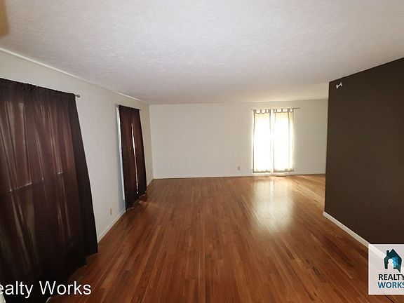 3rd image of 1621 Janssen Dr