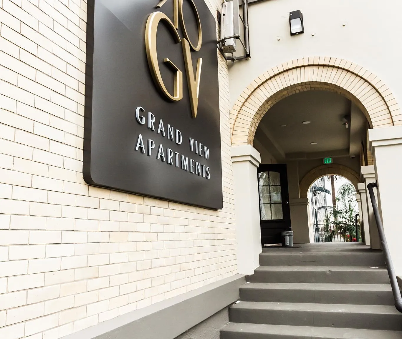 Grand View Apartments — Photo 1