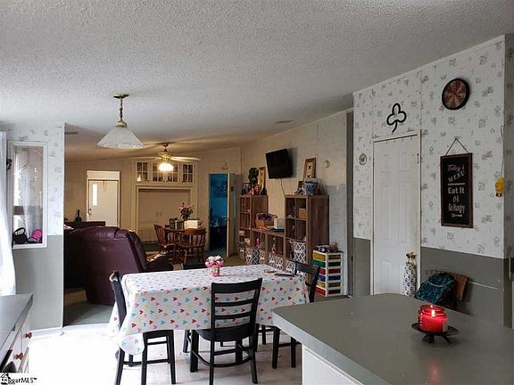 4th image of 126 Sue Ella Ct