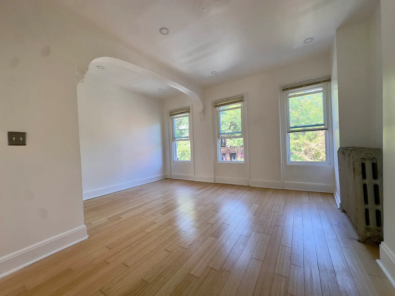 906 Lafayette Avenue — Photo 3