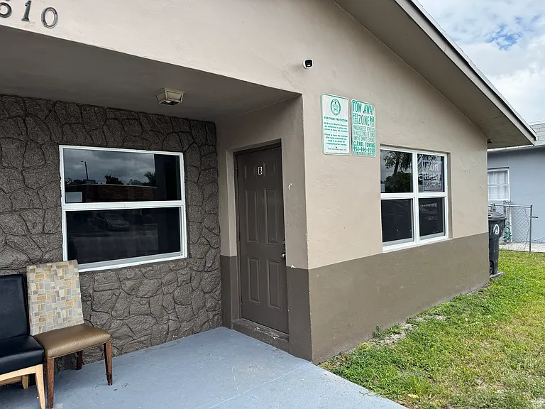 7610 SW 10th Ct #B — Photo 1