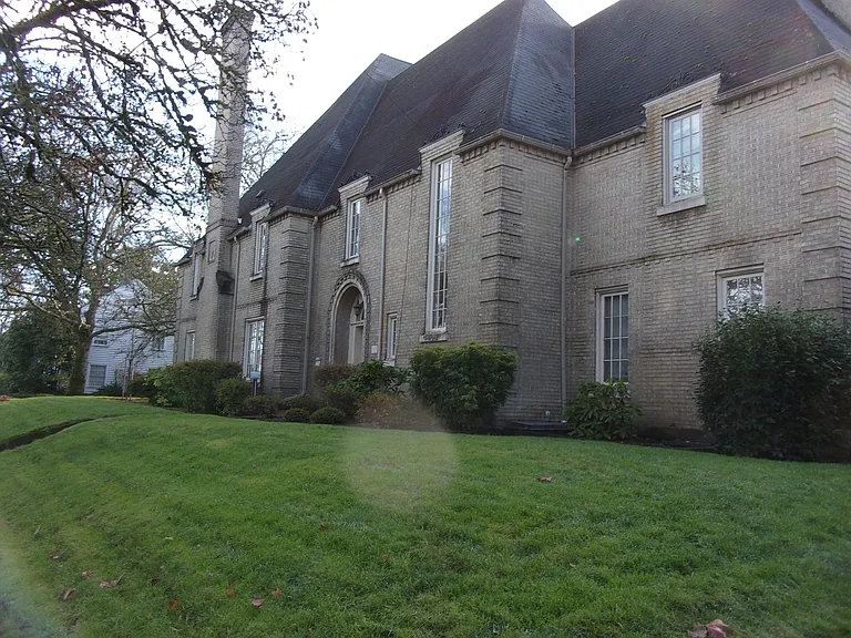 096 - Old Pi Phi House - 3002 NW Harrison Blvd. Corvallis, OR 97330 — Photo 4