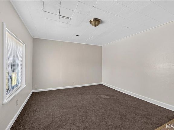 4th image of 811 Sparks Ave