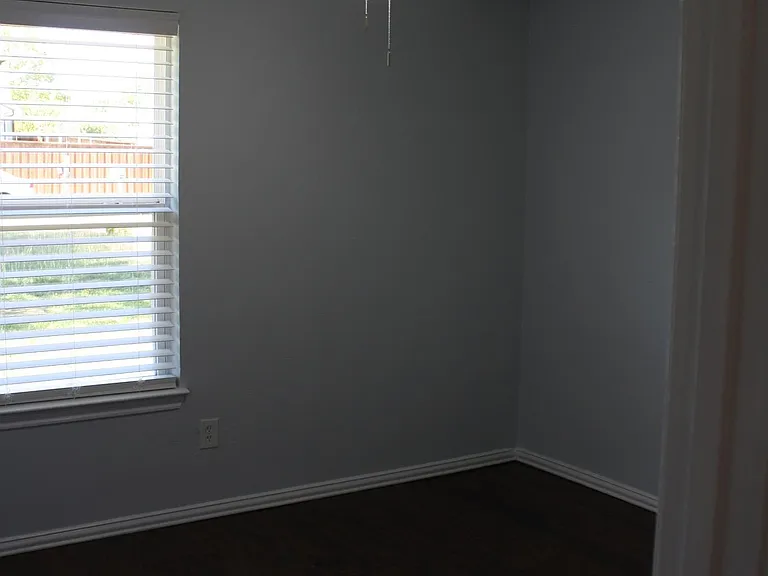 2518 Highdale Dr — Photo 32