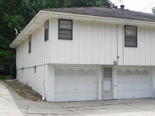 2nd image of 703 NW 6th St APT B