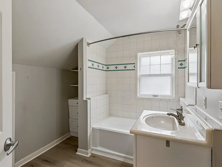 519 S 56th St — Photo 21