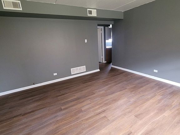 3rd image of 14521 S Richmond Ave #1