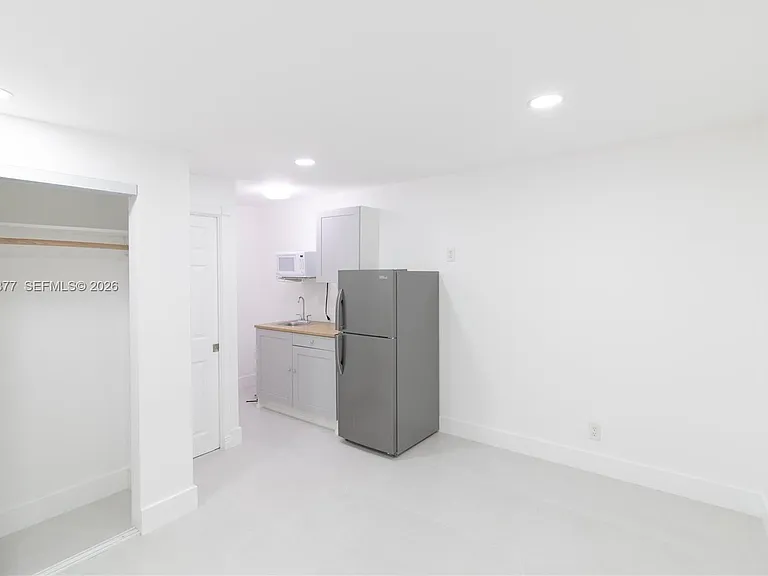 5803 Buchanan St — Photo 6