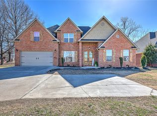 1401 NW 3rd St, Bentonville, AR 72712