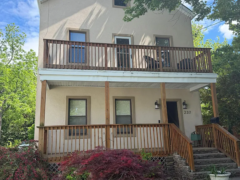 237 E Passaic Ave #2A — Photo 10