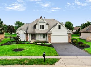 11709 Whisper Bay Ct, Carmel, IN 46033