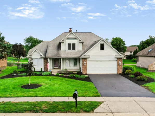 11709 Whisper Bay Ct, Carmel, IN 46033