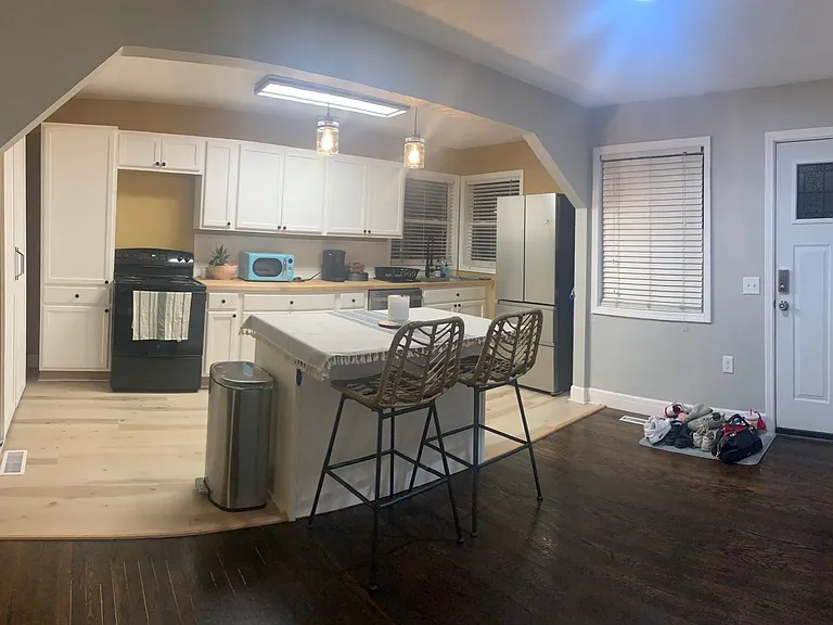 2121 Mitchell Rd — Photo 5
