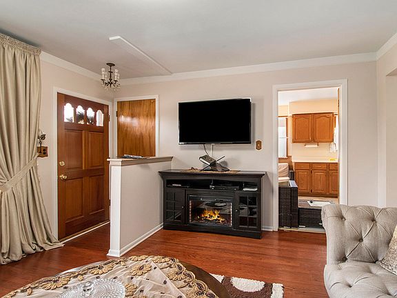 5th image of 6569 Fenton St