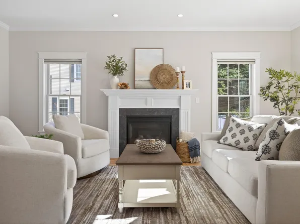 10 Eagles Way #10, Cumberland, ME 04110