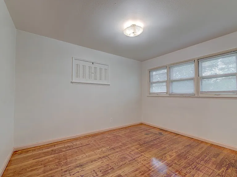 4469 Mohegan Dr — Photo 19