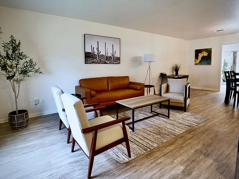1145 Sunmeadow Dr — Photo 1