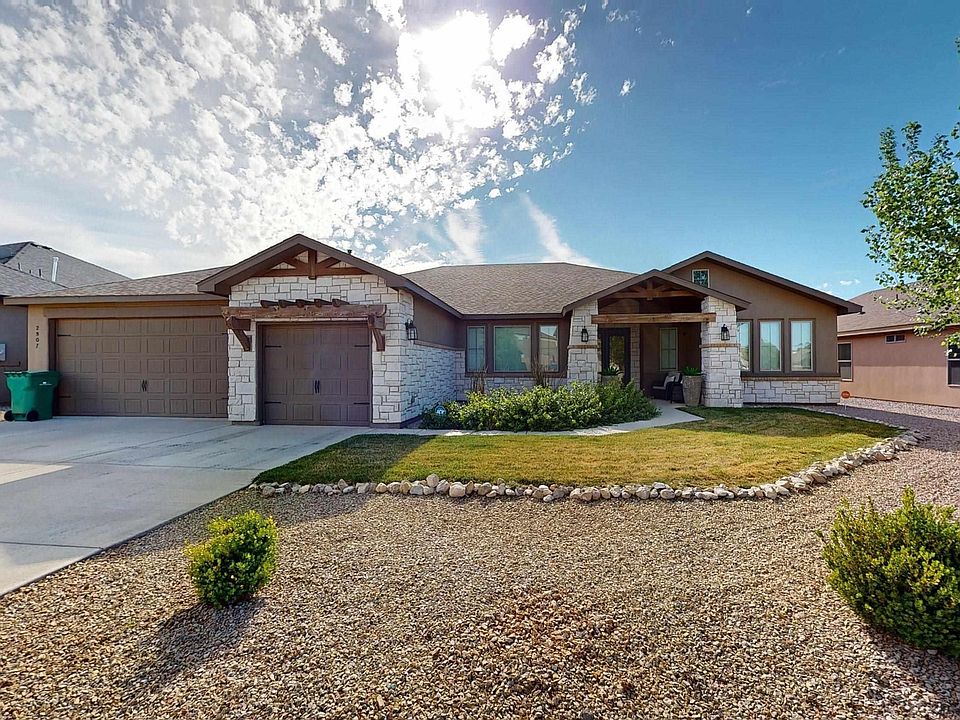 1st image of 2907 N Cliffwood Cres