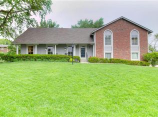 106 W 119th St, Kansas City, MO 64145