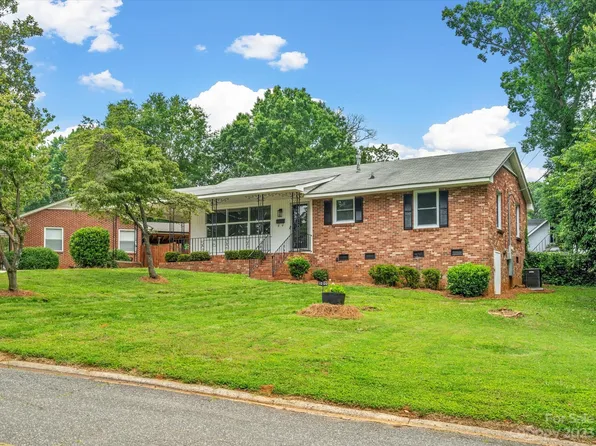 1000 Tanglewood Dr, Gastonia, NC 28054