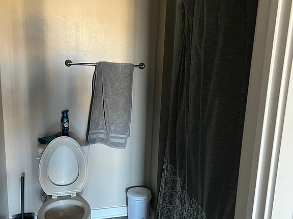 2nd image of 715 W 23rd St #1628