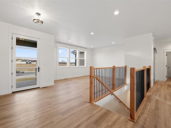 3rd image of 2535 Kaley Ln