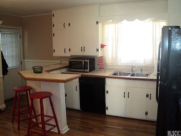 3rd image of 324 Taubrook Pl