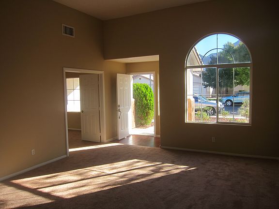 4th image of 1051 Clusterberry Cir