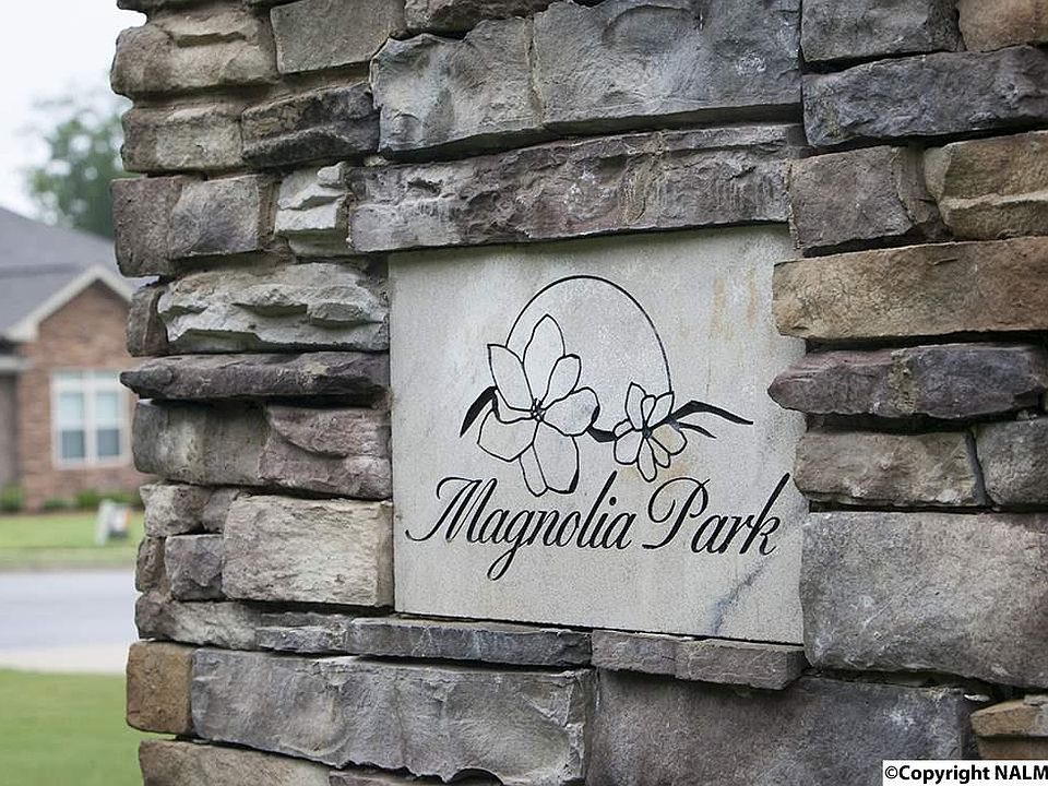 2nd image of 2938 Magnolia Park Dr SE