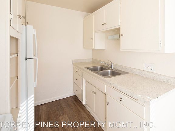 4th image of 1536 Pacific Beach Dr APT 1