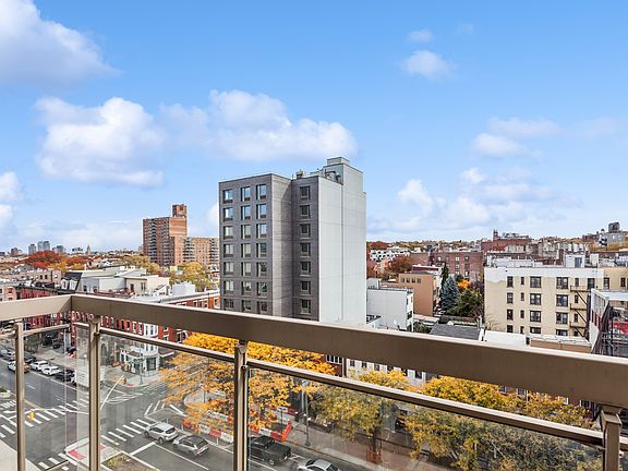 4th image of 500 4th Ave APT 8I