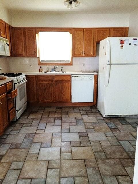 1st image of 37 Kelly Blvd Floor 1