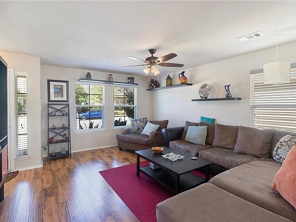 2nd image of 1820 Enchanted Rock Dr