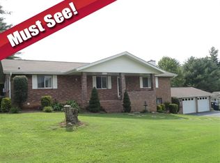 111 Roberts Ridge Dr, Etowah, NC 28729