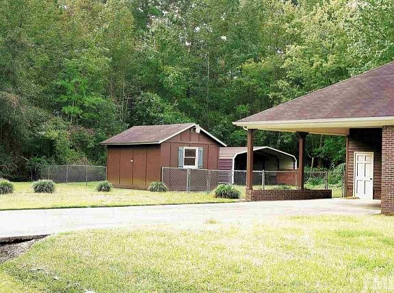 4th image of 400 Woodview Dr
