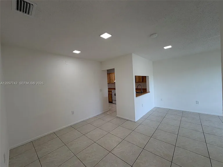 411 NW 100th Pl #201 — Photo 4
