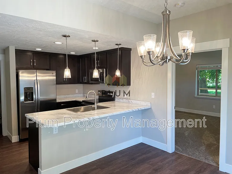 2795 Hamilton Way #B — Photo 8